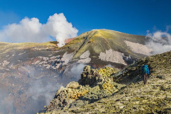 crateri_etna_opening_jpg